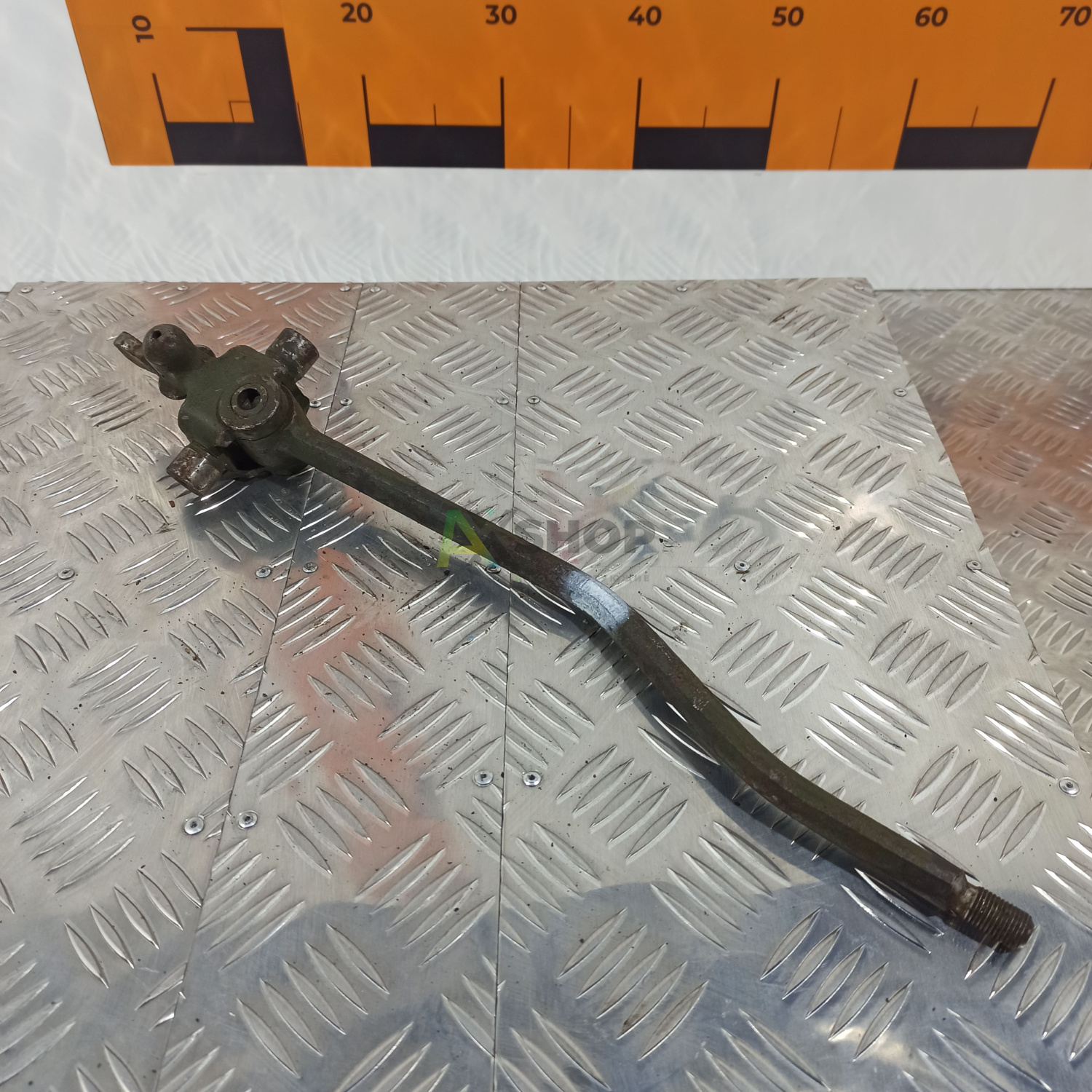 21.21.111 Рычаг переключения передач в сборе с траверсой