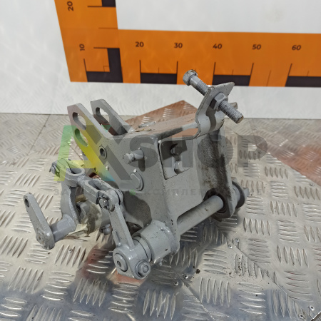 21.22.084-1 Мостик управления правый в сборе