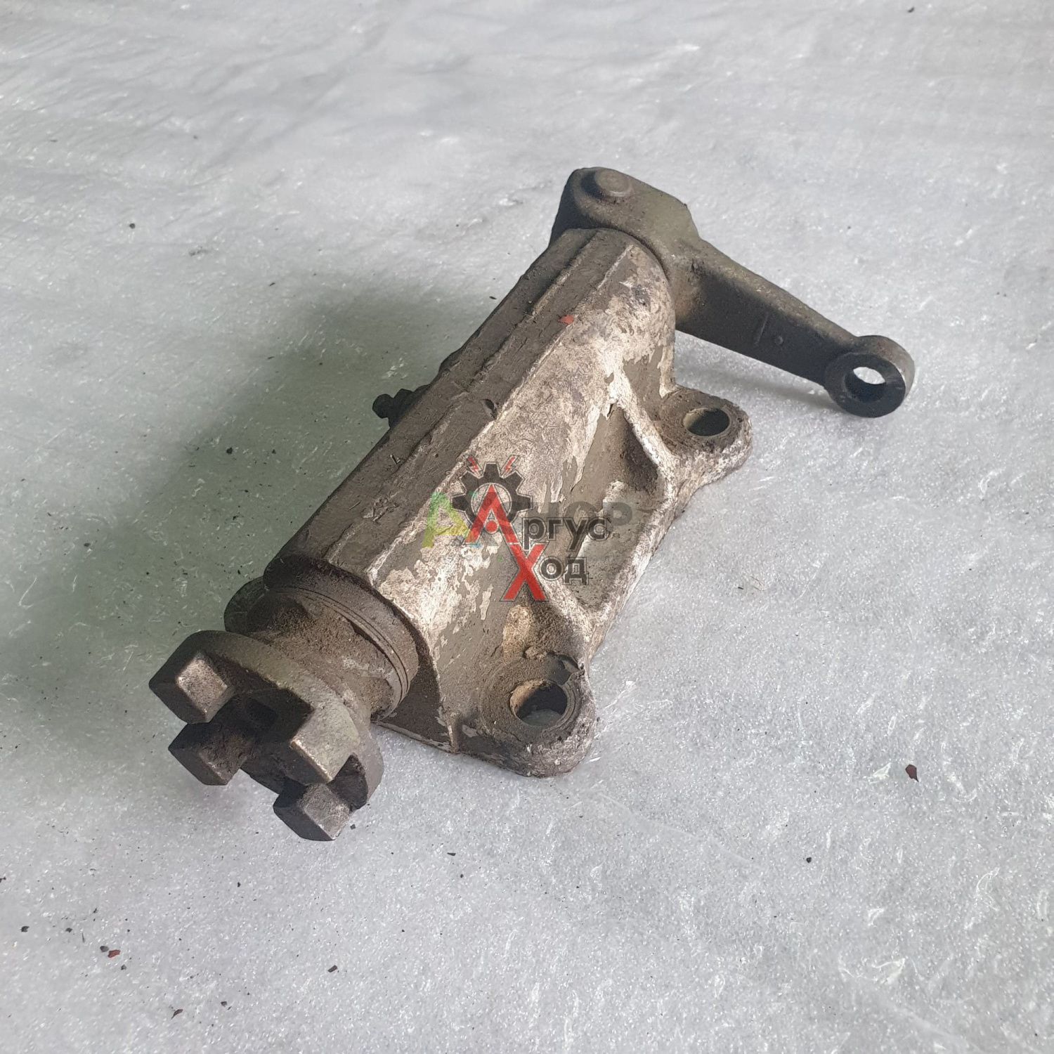 6.22.024 Кронштейн передаточного вала правый