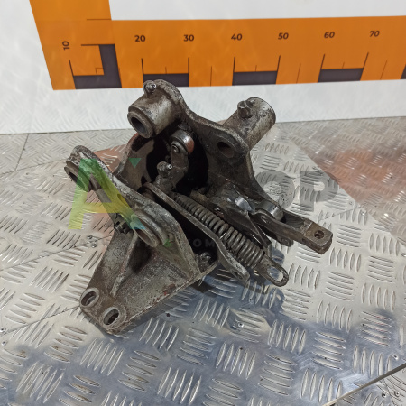 21.22.085-1 Мостик управления левый в сборе