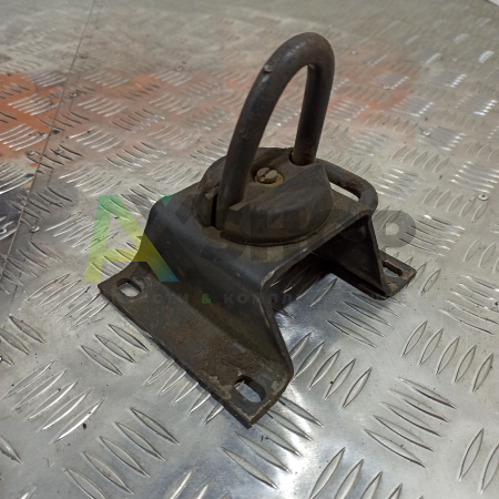 Кронштейн запора левый в сборе 5320-5018051