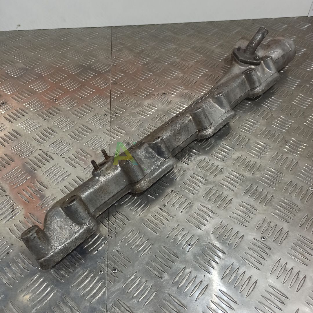 740-1303104 Труба водяная правая