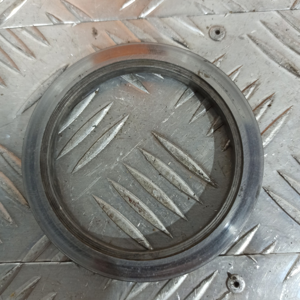 47-3204040 Шайба уплотнительная ступицы катка