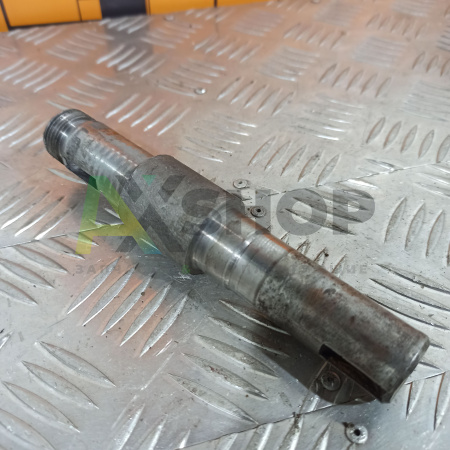 236-1029154-Б Вал ведомой шестерни привода топливного насоса