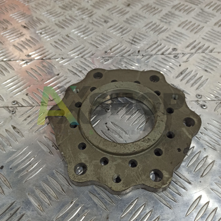 47-2501090 Крышка корпуса подшипников ведущей шестерни главной передачи в сборе