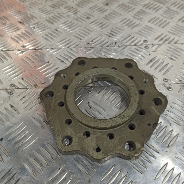 47-2501090 Крышка корпуса подшипников ведущей шестерни главной передачи в сборе