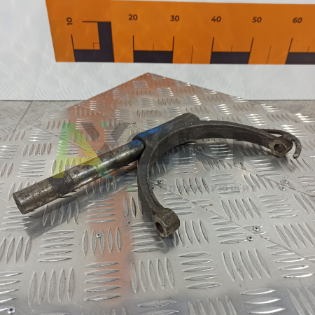 8.10.037 Вилка переключения 3-4 передач