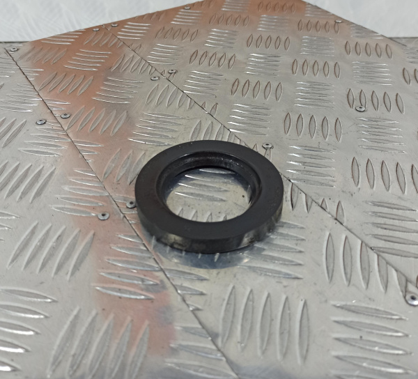 20-2403100 Сальник ведущего барабана фрикциона 52х81х10
