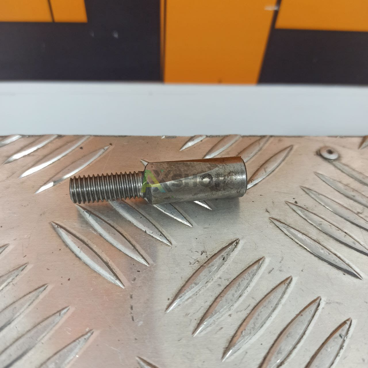 8.23.165 Палец соединительный