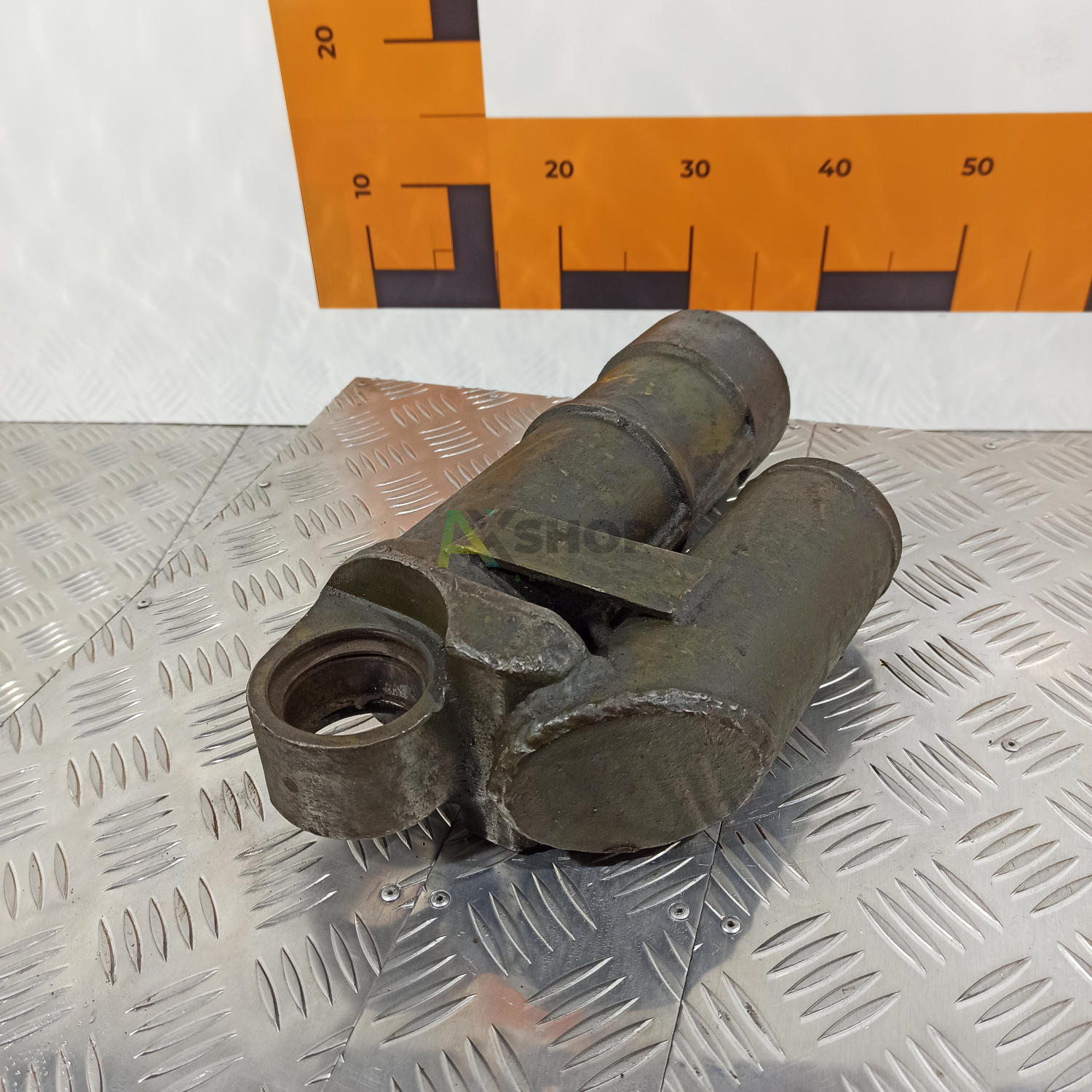 8.35.011 Корпус гидроамортизатора 