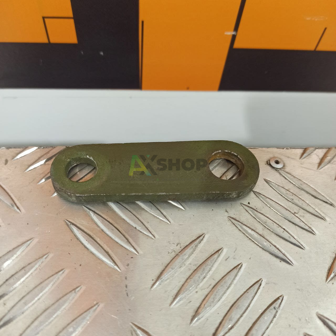 8.23.102 Тяга остановочного тормоза короткая