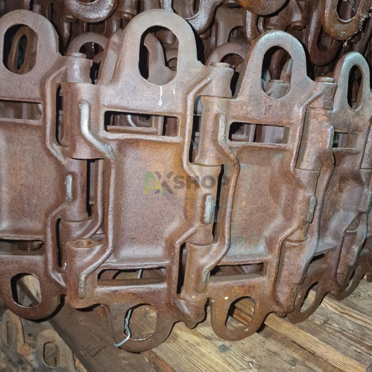 34039-3209002 Гусеница правая в сборе ОШ