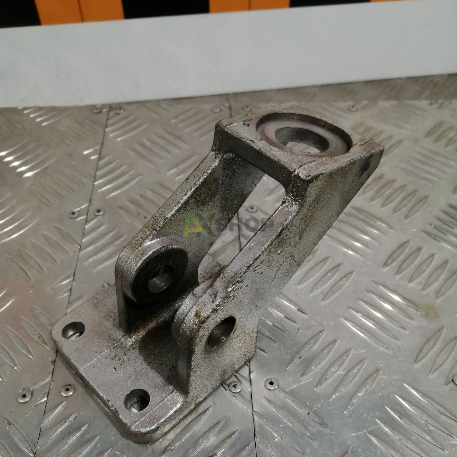 8.02.113 КН Кронштейн  