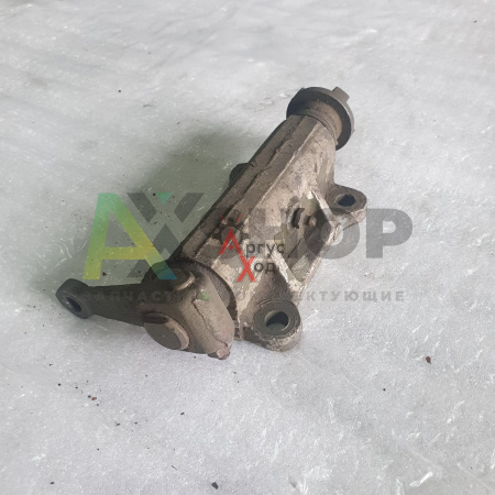 6.22.024 Кронштейн передаточного вала правый