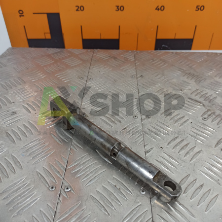 8.21.116 Поводок средний правый